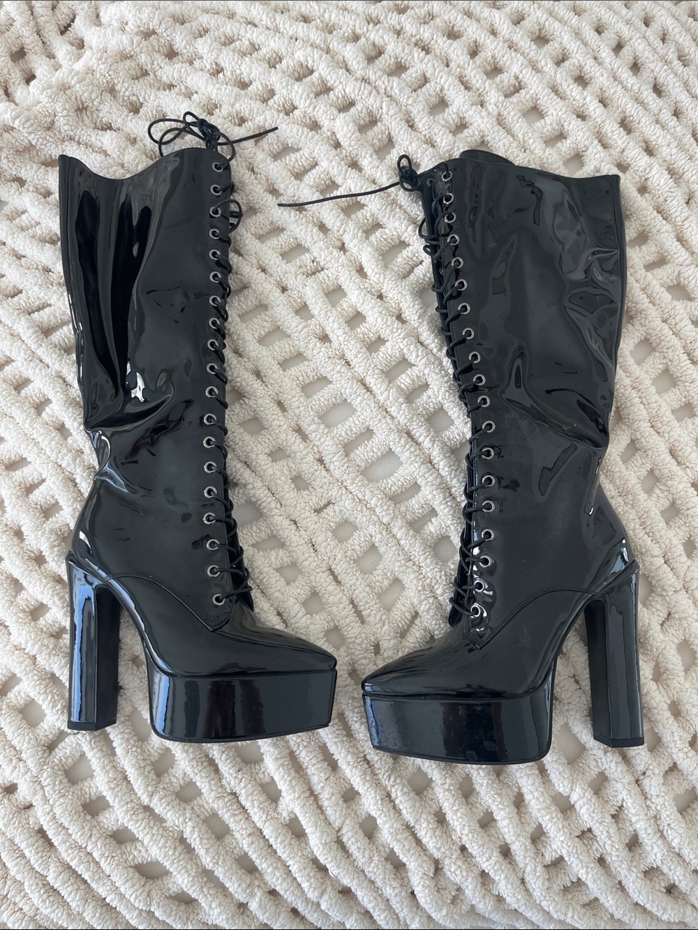 🖤♠️Glossy Black Lace-Up Platform Knee-High Boots Size 6-Never worn!♠️🖤